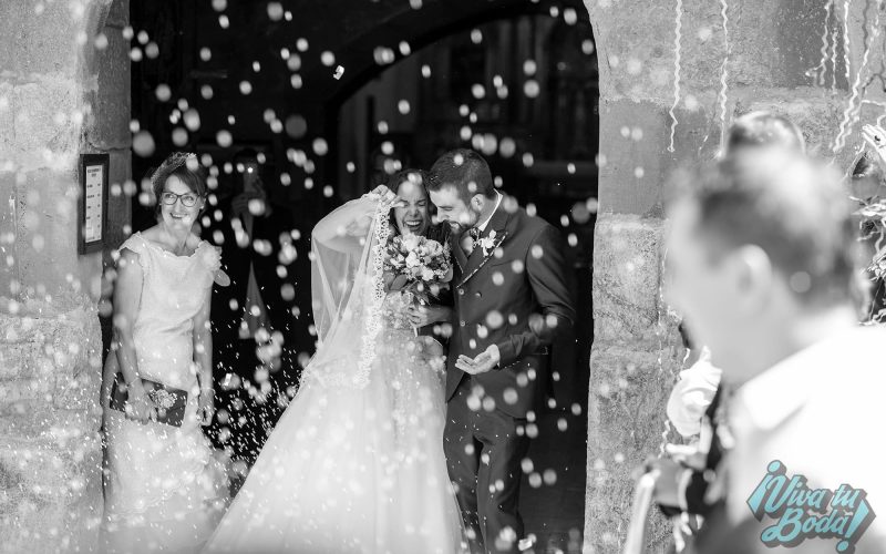 Fotos de boda en Iglesia. Ceremonia de los novios en Estollo